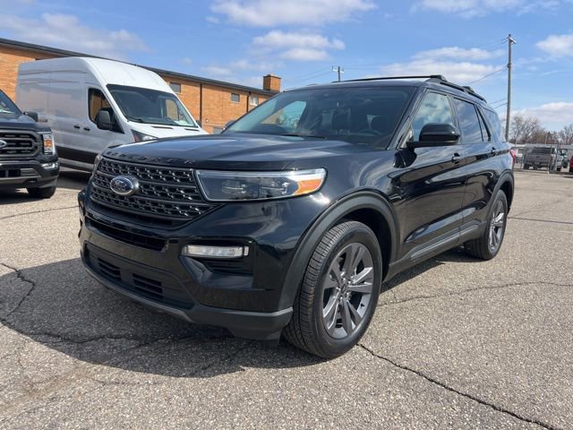Certified 2022 Ford Explorer XLT w/ Equipment Group 202A image 6