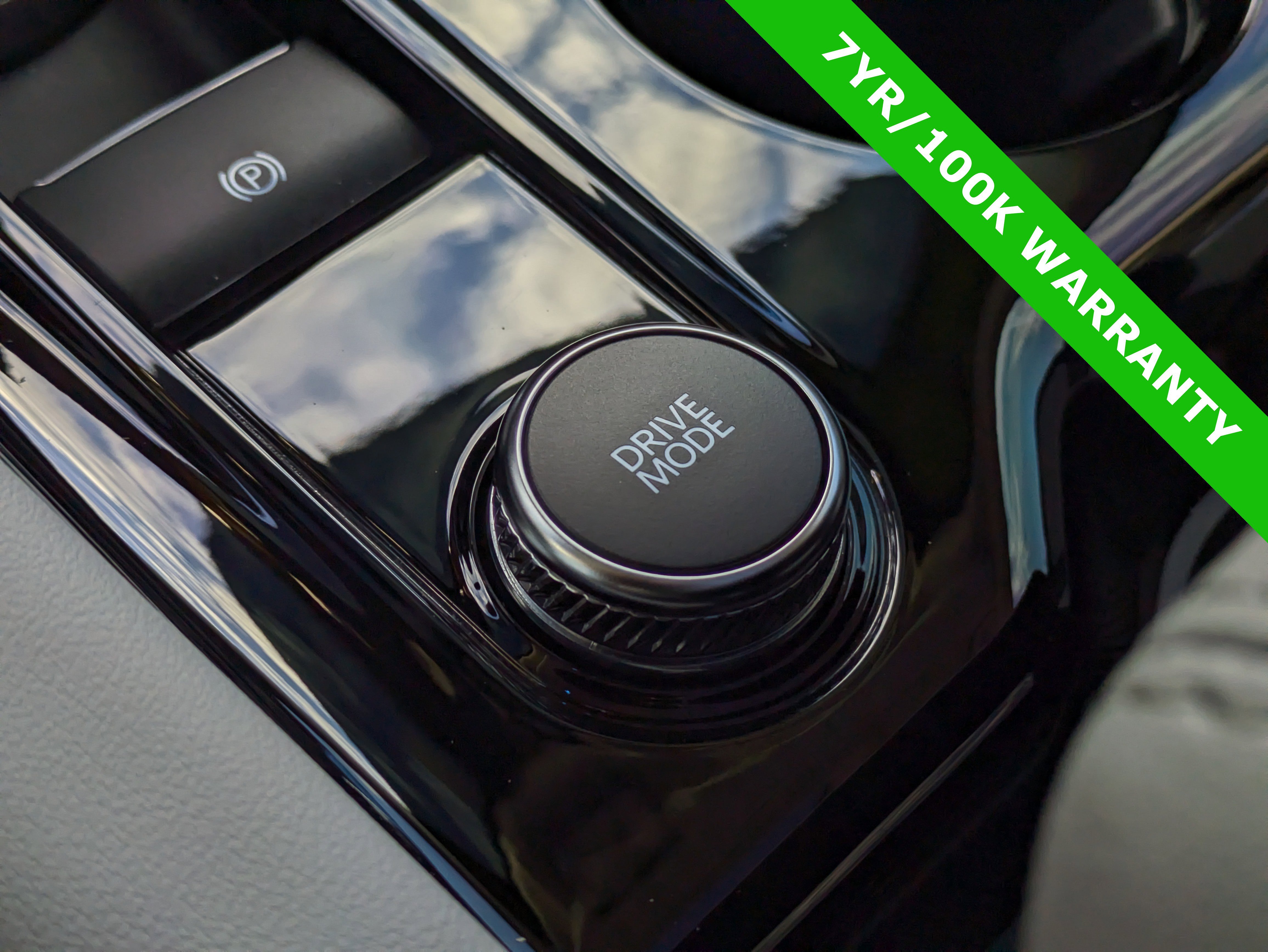 Certified 2025 Ford Explorer Platinum w/ Ultimate Package image 34