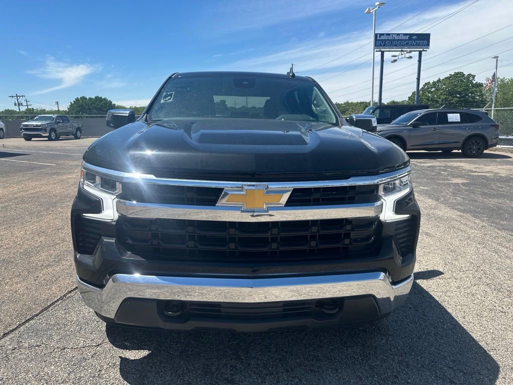 Used 2024 Chevrolet Silverado 1500 LT AWD/4WD image 2