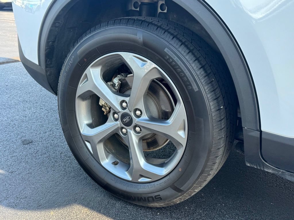 Certified 2025 Ford Escape ST-Line Select AWD/4WD image 22