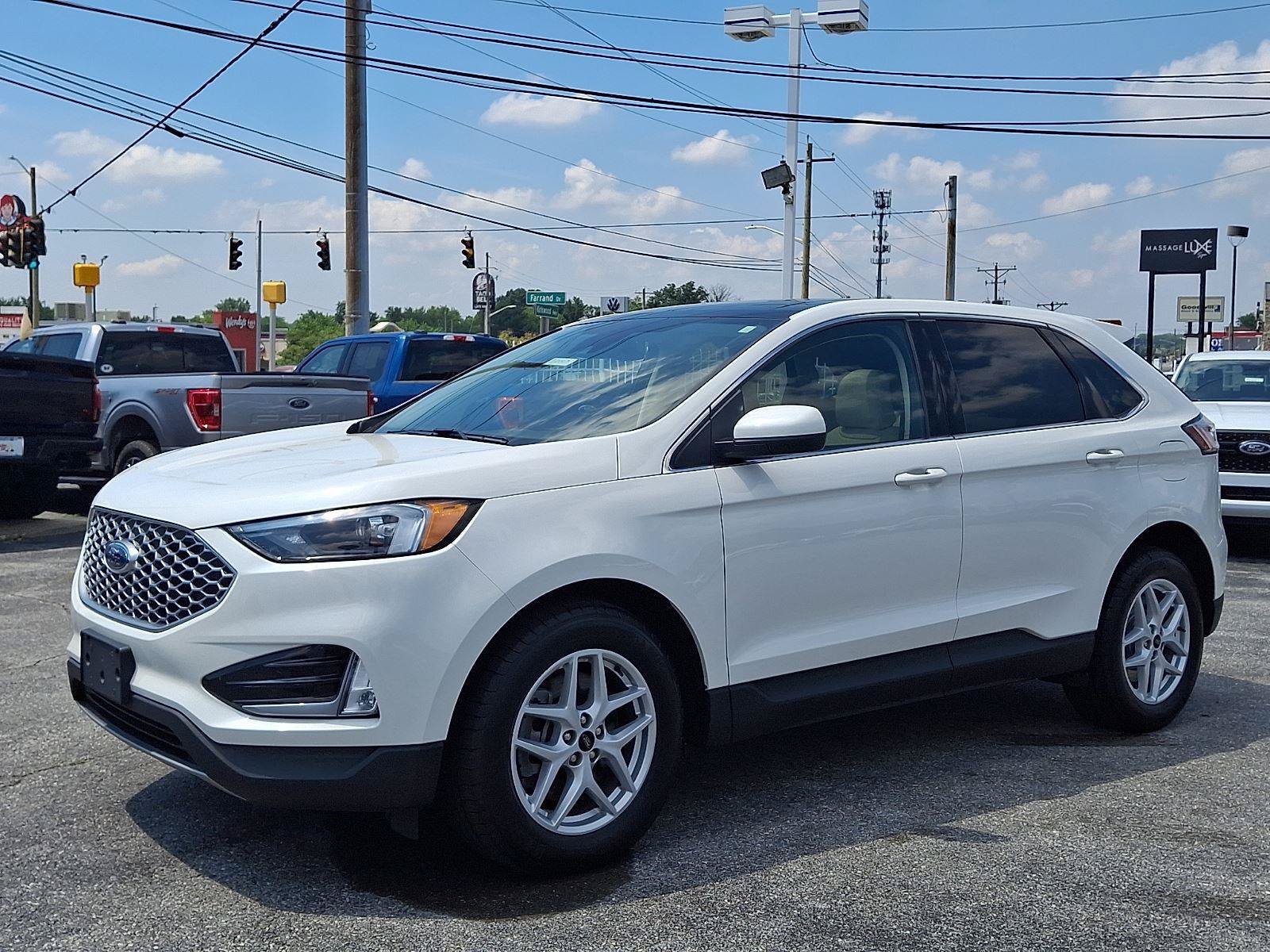 Certified 2023 Ford Edge SEL w/ Convenience Package AWD/4WD image 3