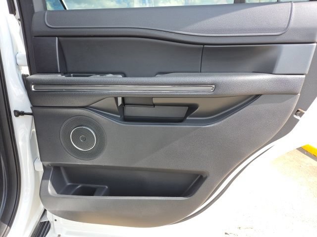 Certified 2024 Ford Expedition XLT RWD image 19