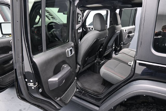 Used 2024 Jeep Wrangler Unlimited Rubicon AWD/4WD image 18