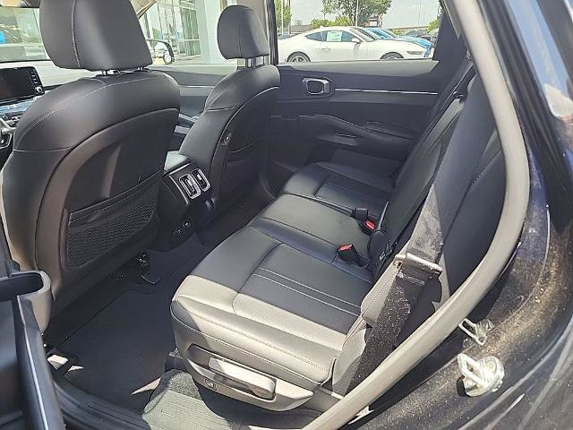 Used 2022 Kia Sorento S FWD image 2