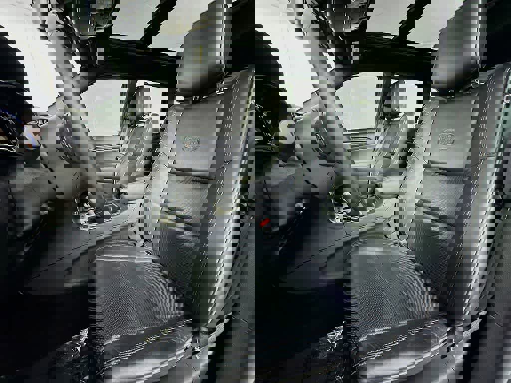 Used 2019 Jeep Grand Cherokee Overland image 11