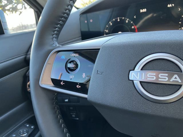 Used 2025 Nissan Murano SV AWD/4WD image 13