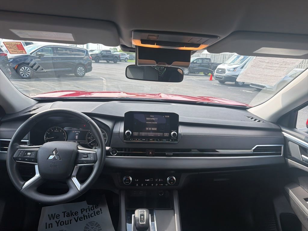 Used 2024 Mitsubishi Outlander ES AWD/4WD image 13