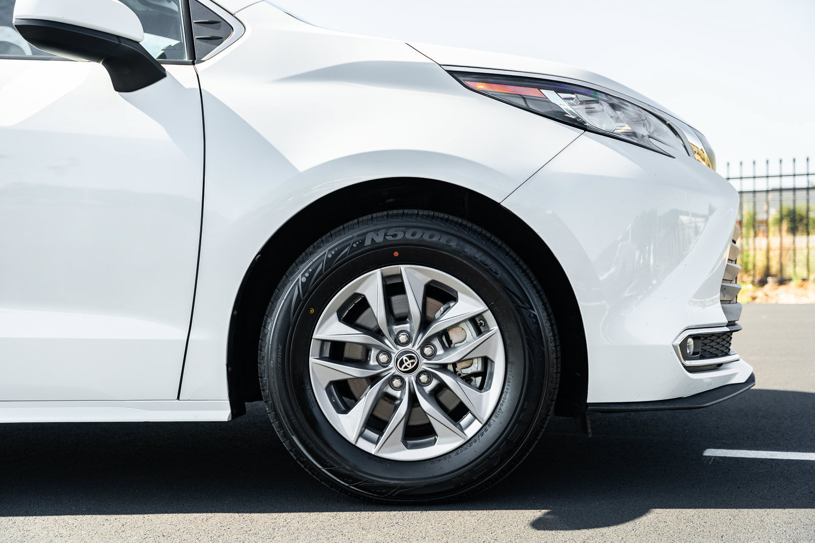Used 2022 Toyota Sienna XLE FWD image 9