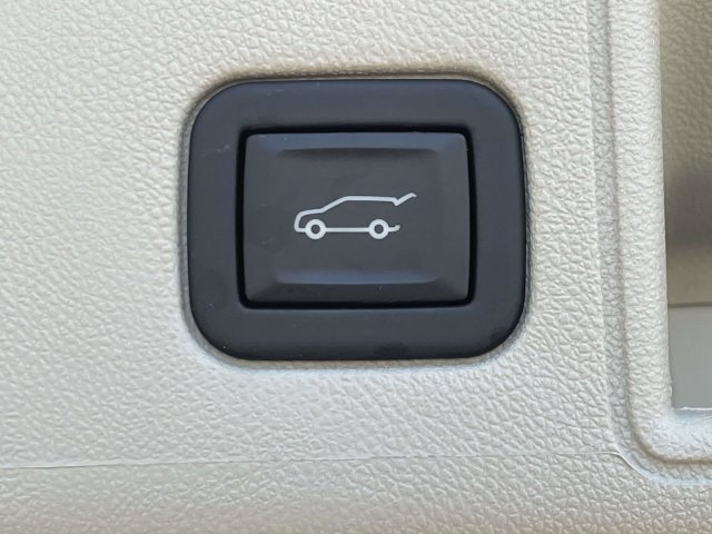 Used 2024 GMC Terrain Denali AWD/4WD image 11