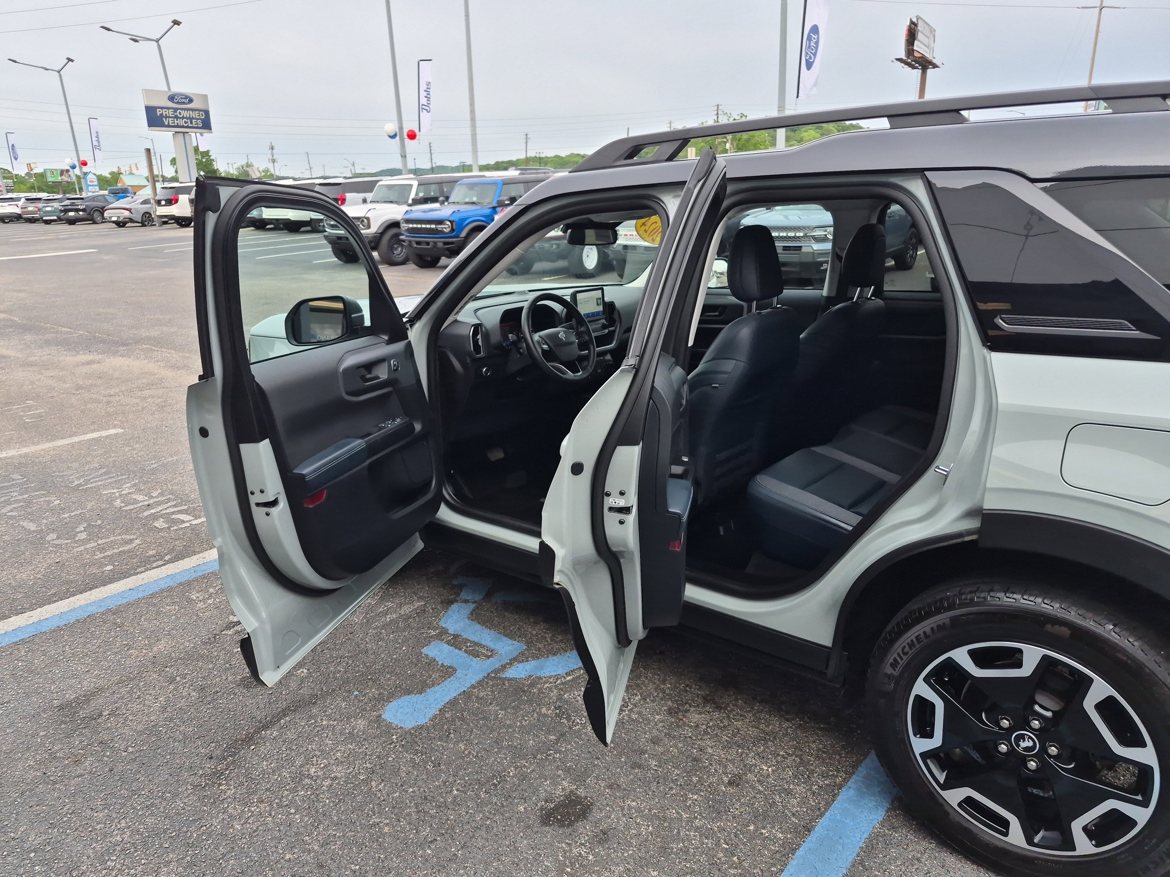 Certified 2024 Ford Bronco Sport Outer Banks w/ Tech Package AWD/4WD image 14