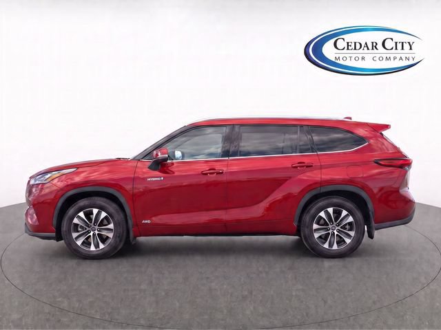 Used 2020 Toyota Highlander XLE AWD/4WD image 7