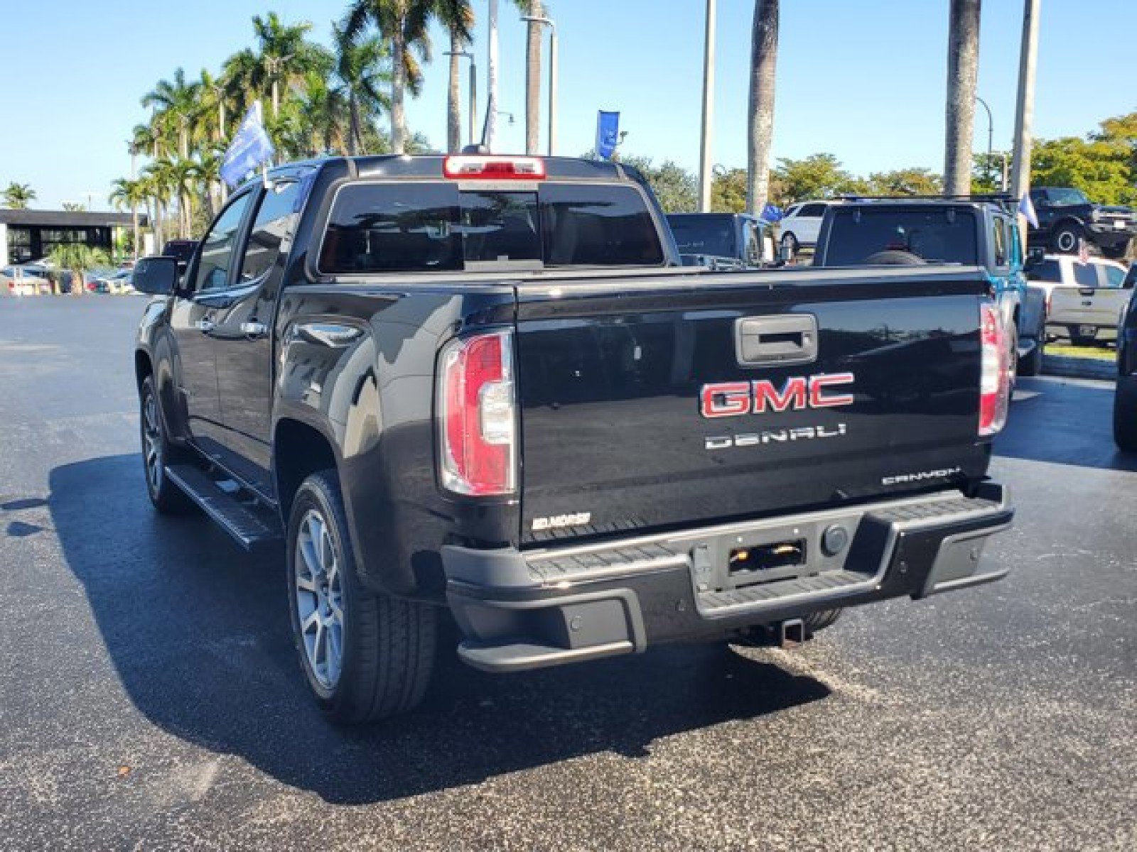 Used 2021 GMC Canyon Denali video 2