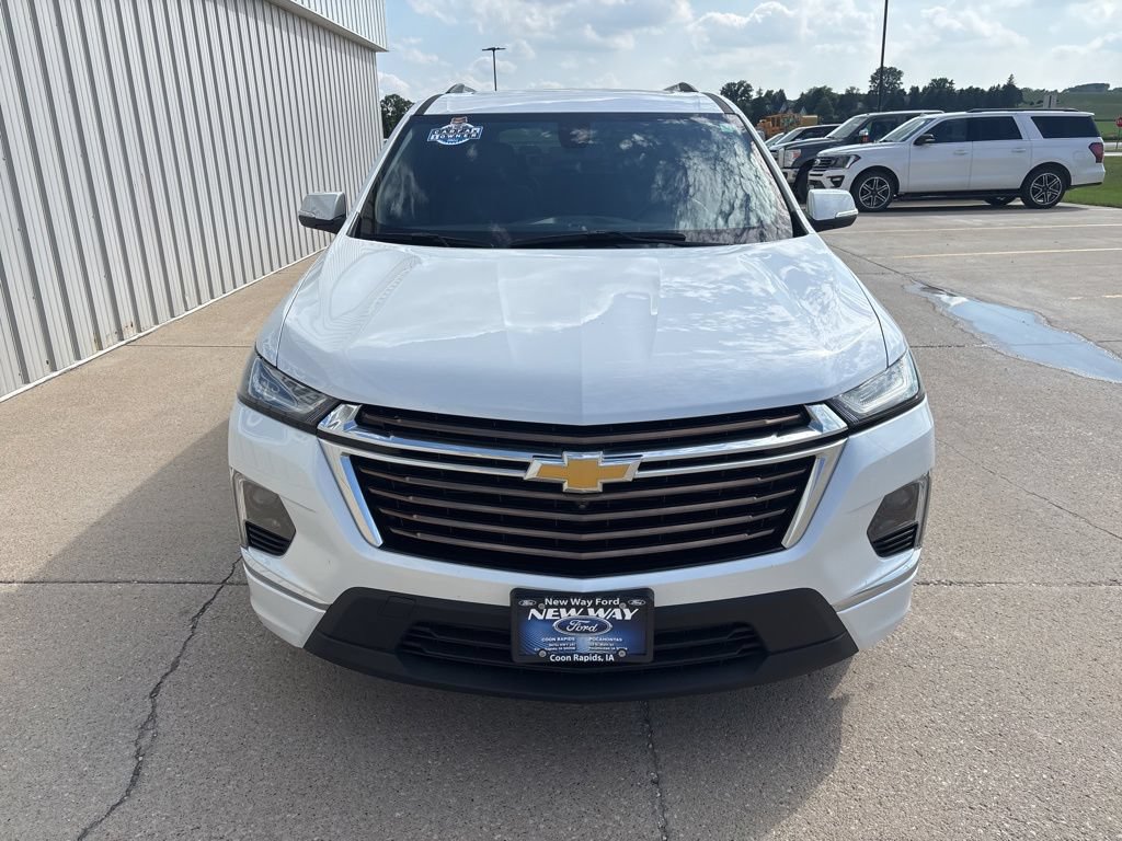 Used 2023 Chevrolet Traverse High Country FWD image 2