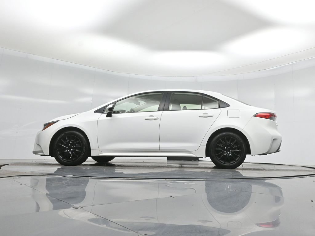 Used 2020 Toyota Corolla LE image 25