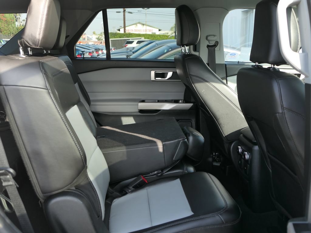 Certified 2024 Ford Explorer XLT w/ Equipment Group 202A RWD image 25