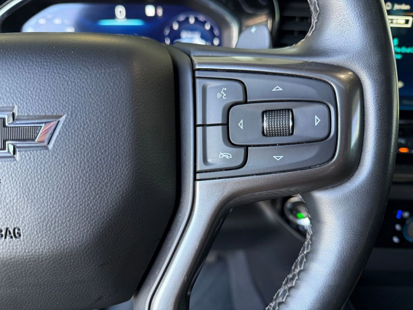Used 2023 Chevrolet Silverado 1500 ZR2 w/ Technology Package AWD/4WD image 28
