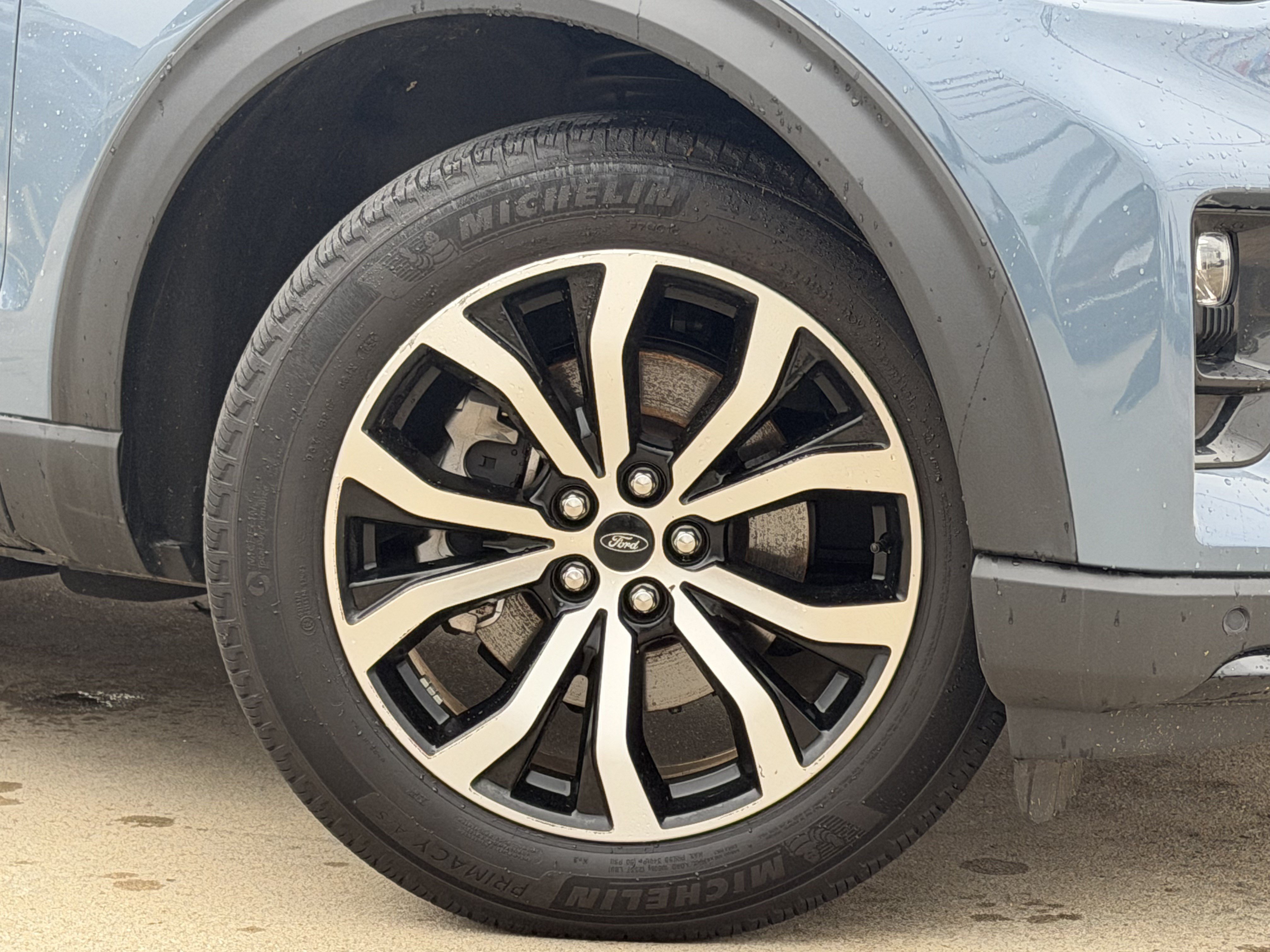 Certified 2025 Ford Explorer ST-Line w/ Premium Package RWD image 3