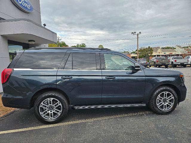 Certified 2025 Ford Expedition Active AWD/4WD image 4