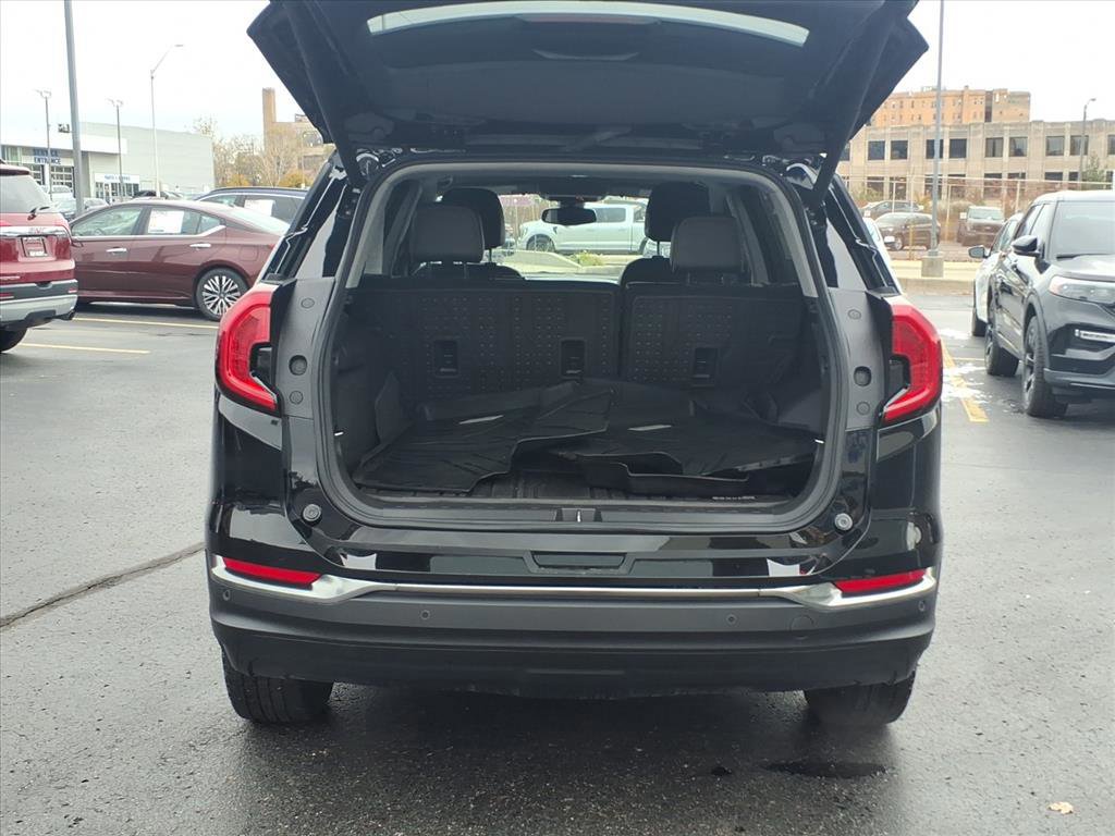 Used 2023 GMC Terrain AT4 w/ Tech Package image 7