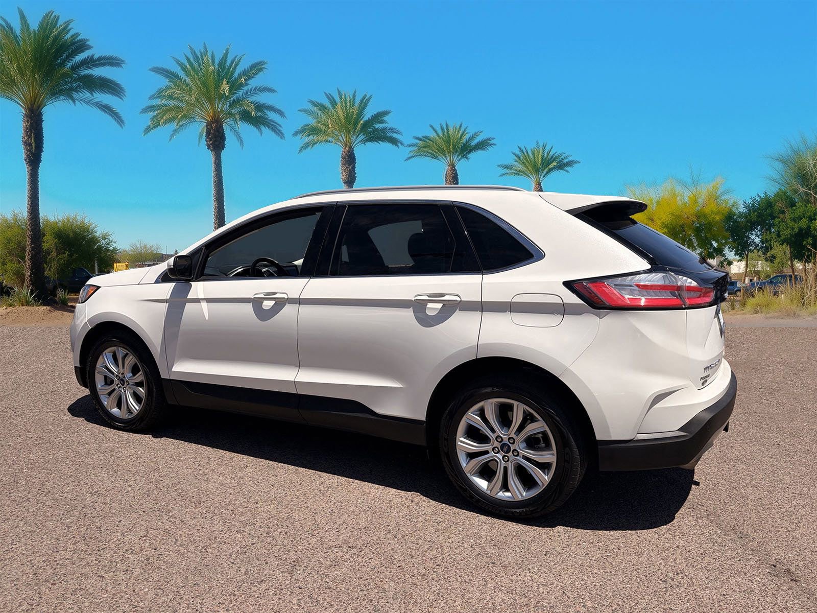 Certified 2021 Ford Edge Titanium w/ Class II Trailer Tow Package AWD/4WD image 3