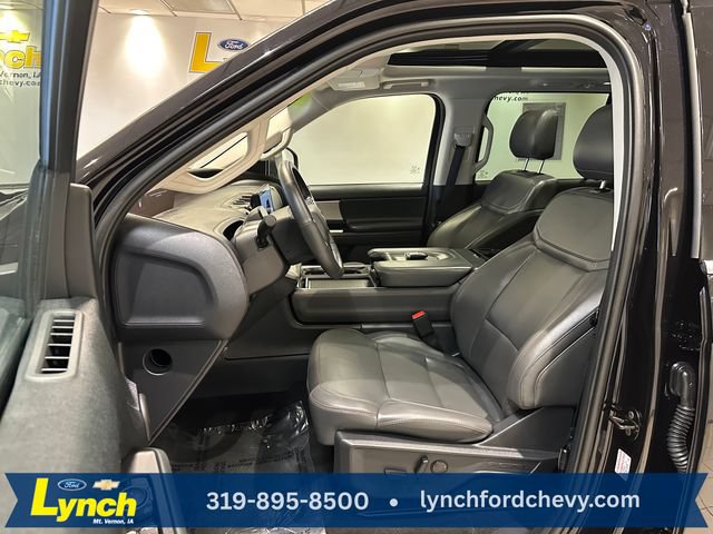 Certified 2025 Ford Expedition Active AWD/4WD image 6