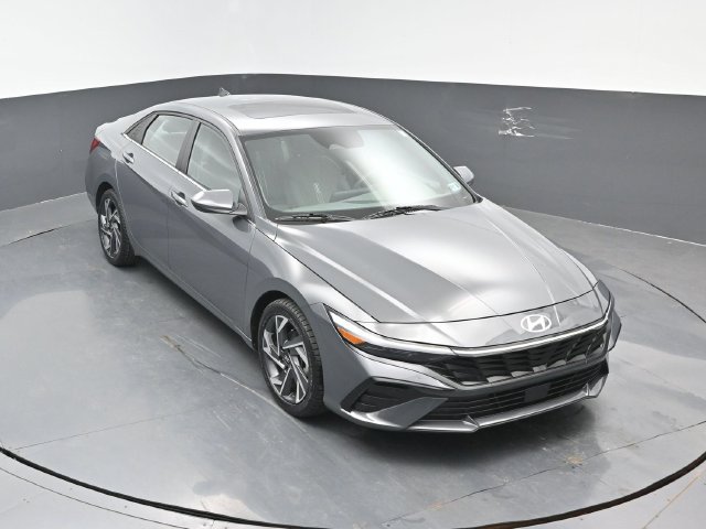 Used 2025 Hyundai Elantra SEL FWD image 19