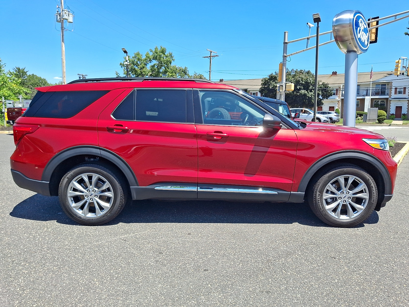 Certified 2024 Ford Explorer XLT w/ Equipment Group 202A AWD/4WD image 12