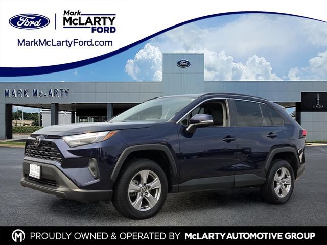 Used 2022 Toyota RAV4 XLE AWD/4WD image 1