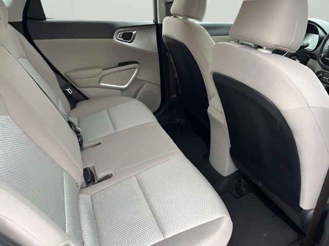 Used 2025 Kia Soul LX w/ LX Technology Package FWD image 12