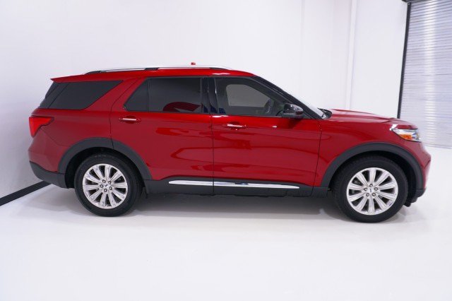 Certified 2022 Ford Explorer Limited w/ Hybrid Equipment Group 310A RWD image 3