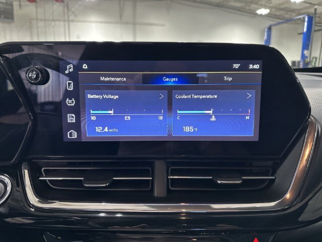 Used 2025 Chevrolet Trax RS FWD image 24