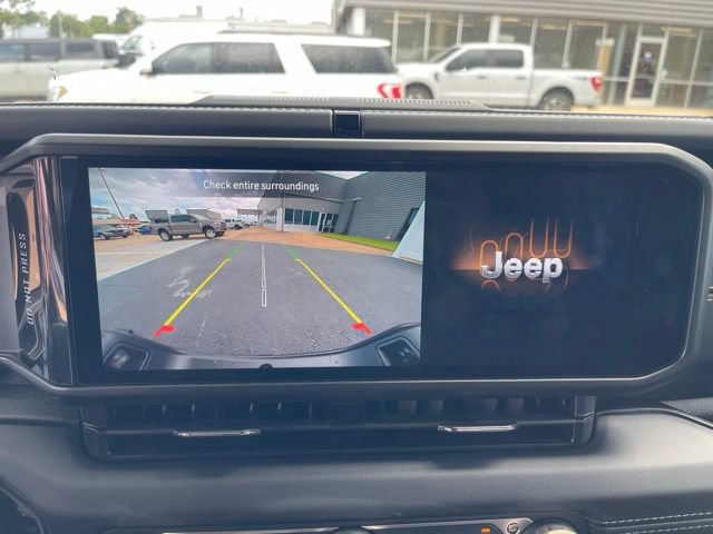 Used 2025 Jeep Gladiator Sport AWD/4WD image 29