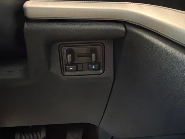 Certified 2025 Ford Expedition Active AWD/4WD image 32