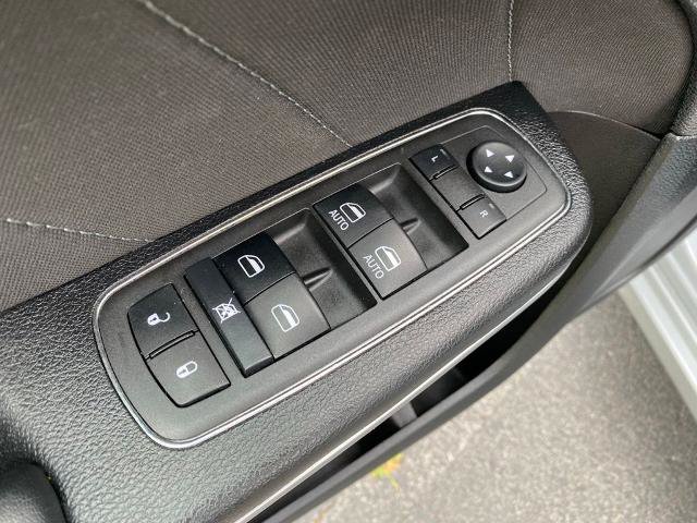 Used 2022 Dodge Charger SXT RWD image 13