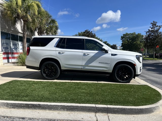 Used 2022 GMC Yukon Denali AWD/4WD image 3