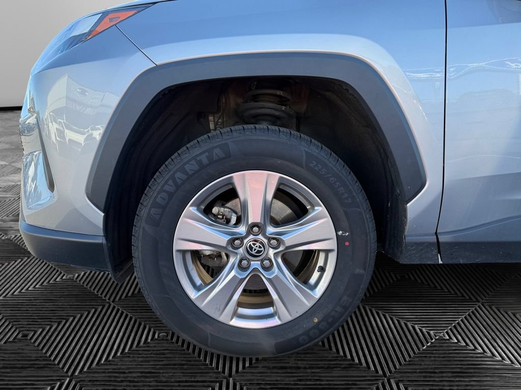 Used 2023 Toyota RAV4 XLE AWD/4WD image 14