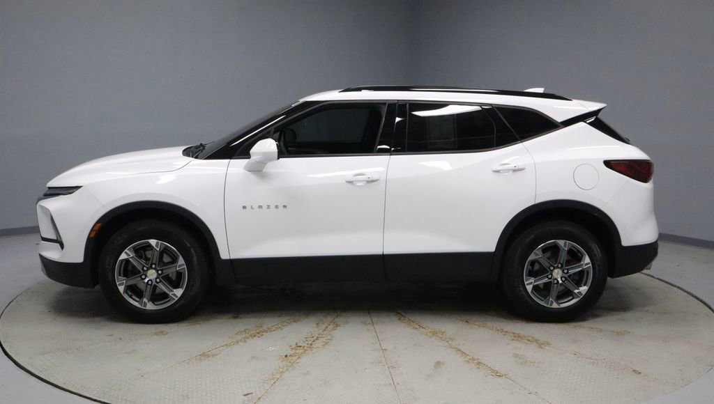 Used 2024 Chevrolet Blazer LT w/ Convenience Package image 2