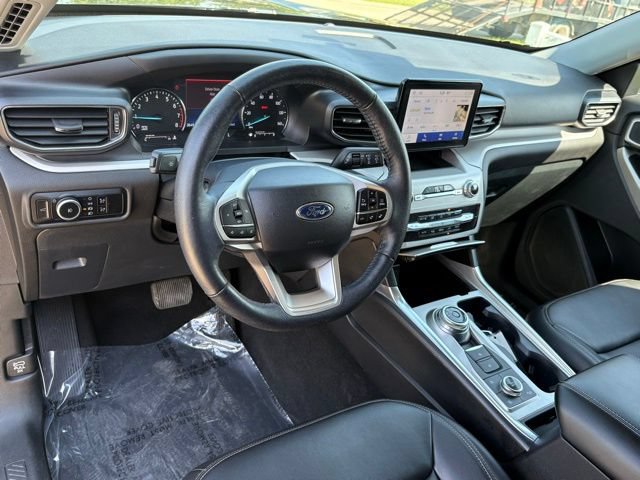 Certified 2024 Ford Explorer XLT w/ Equipment Group 202A AWD/4WD image 9