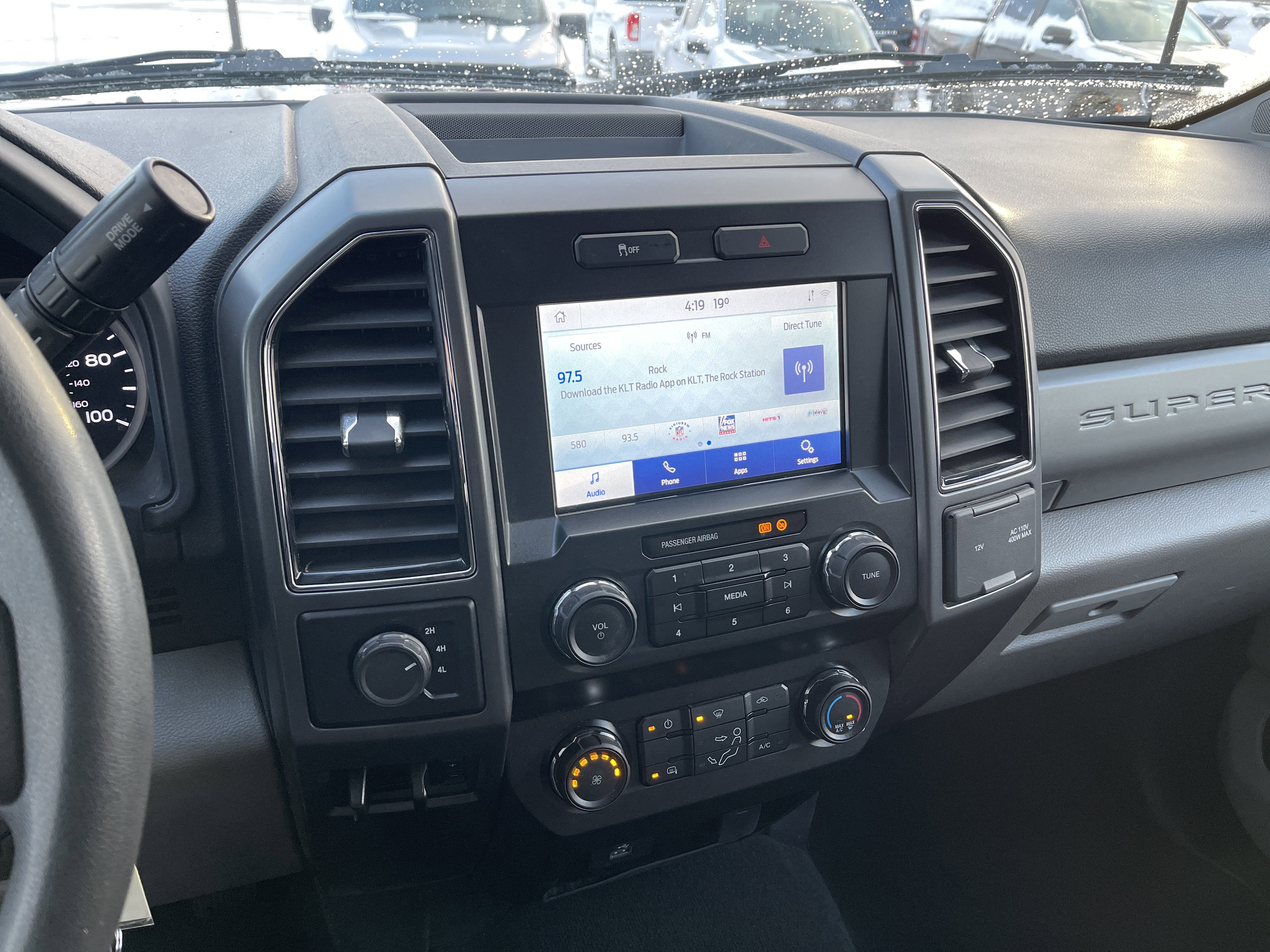 Certified 2022 Ford F250 XLT w/ Snow Plow Prep Package image 16