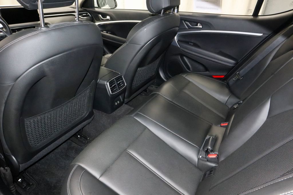 Used 2024 Genesis G70 2.5T AWD/4WD image 19