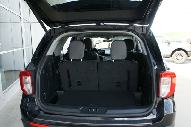 Certified 2022 Ford Explorer XLT w/ Equipment Group 202A AWD/4WD image 31