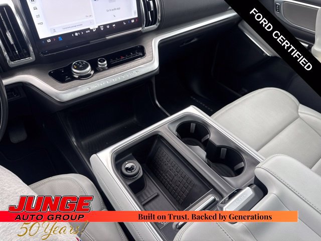 Certified 2025 Ford Expedition Max Platinum w/ Driver's Package AWD/4WD image 33