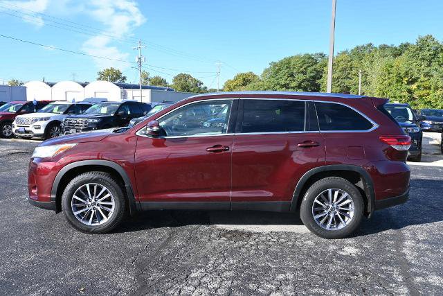 Used 2019 Toyota Highlander XLE AWD/4WD image 4