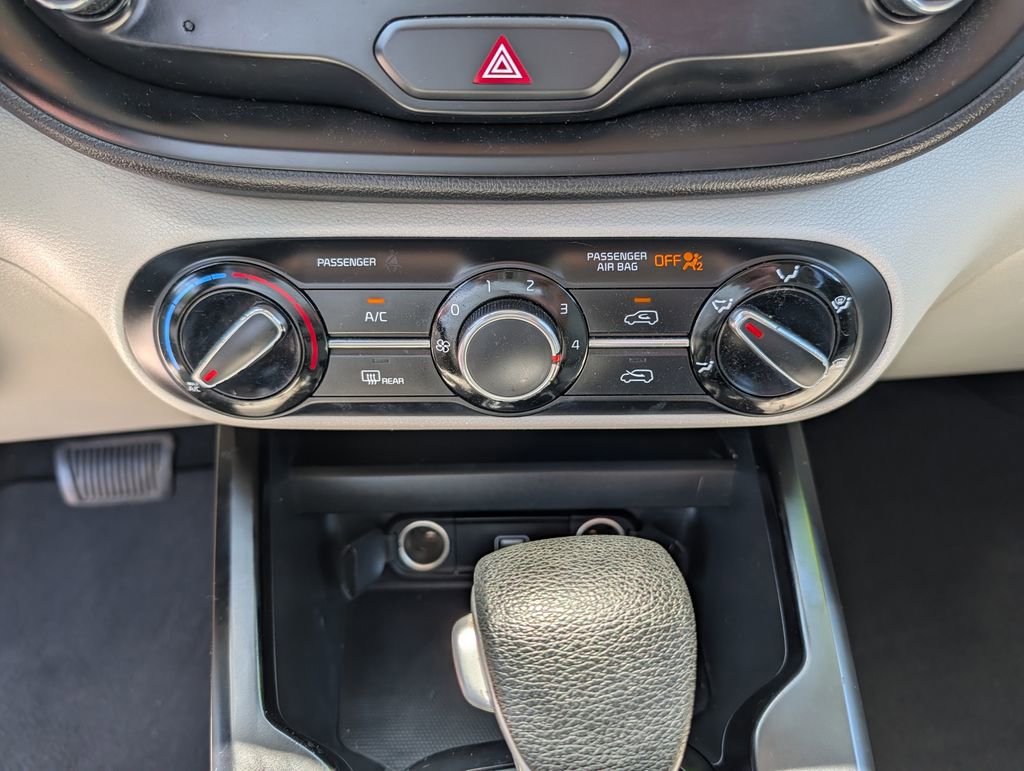 Used 2020 Kia Soul LX FWD image 11