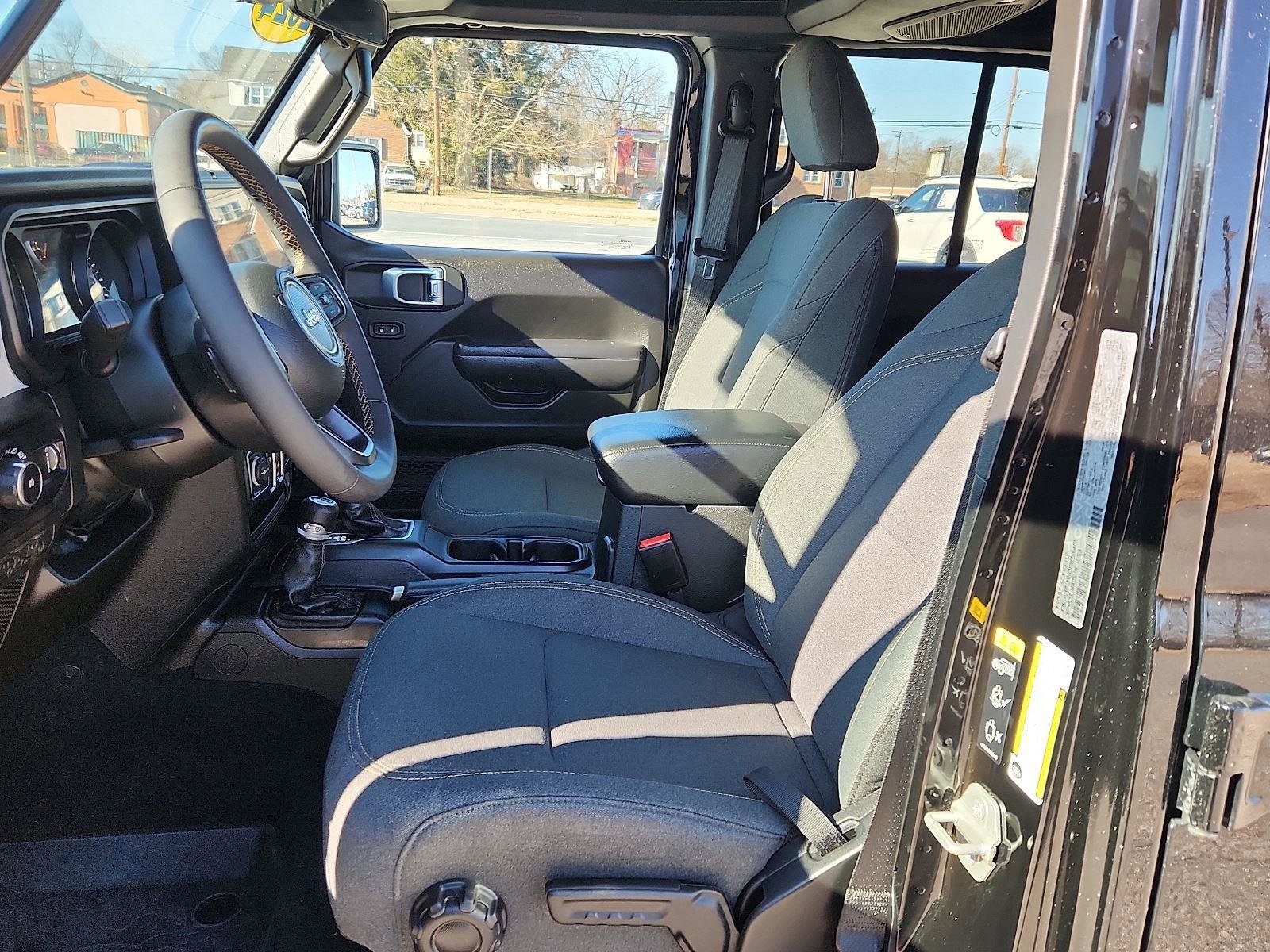 Used 2024 Jeep Wrangler Sport S image 14