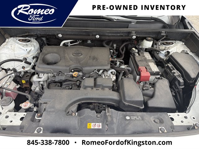 Used 2022 Toyota RAV4 LE AWD/4WD image 9