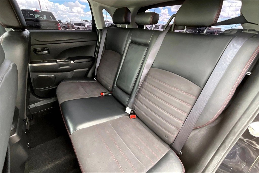 Used 2022 Mitsubishi Outlander Sport SE image 19