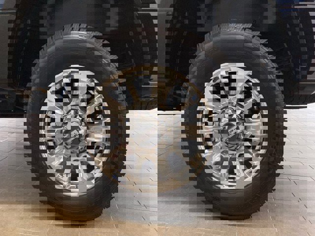 Certified 2020 Ford F350 Limited w/ FX4 Off-Road Package image 26