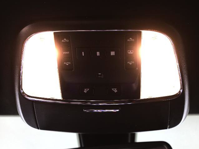 Used 2018 Chrysler 300 S w/ 300S Premium Group image 19