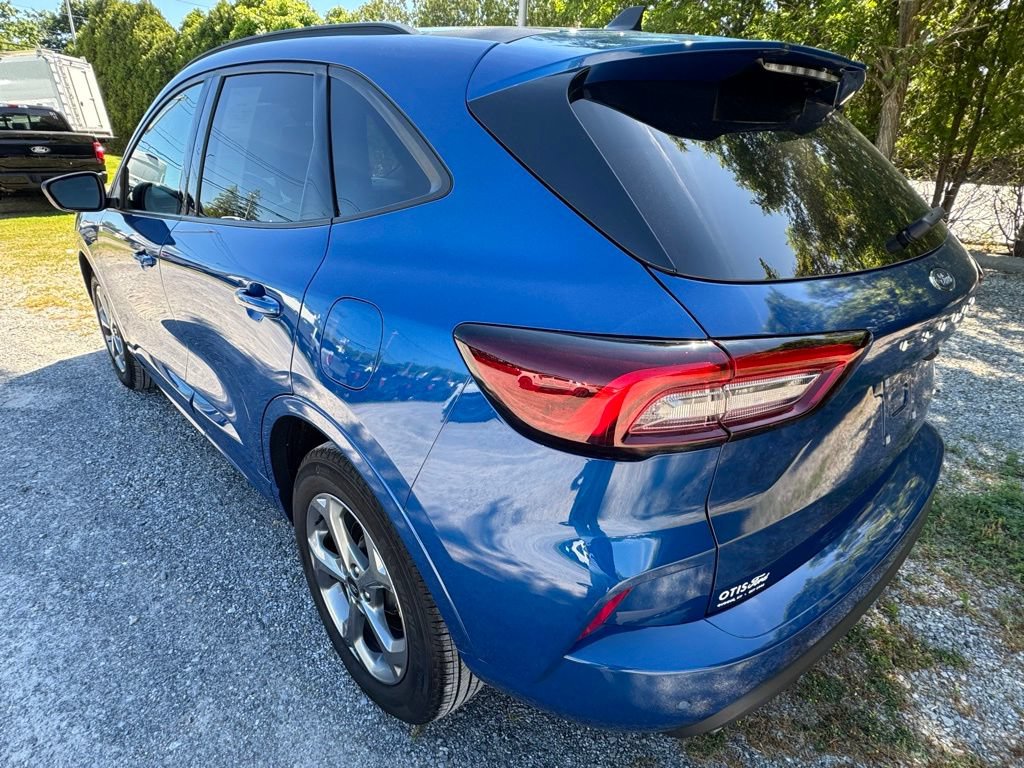 Certified 2023 Ford Escape ST-Line w/ Tech Pack #1 AWD/4WD image 7